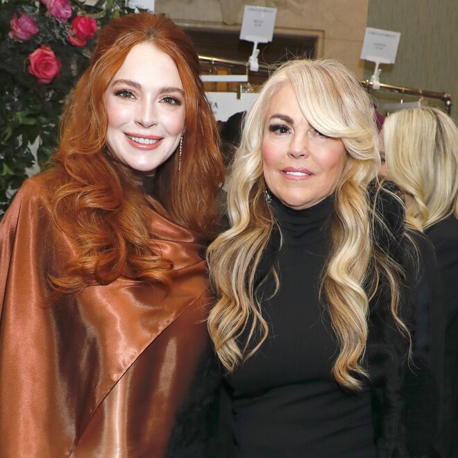 Lindsay Lohan, Dina Lohan